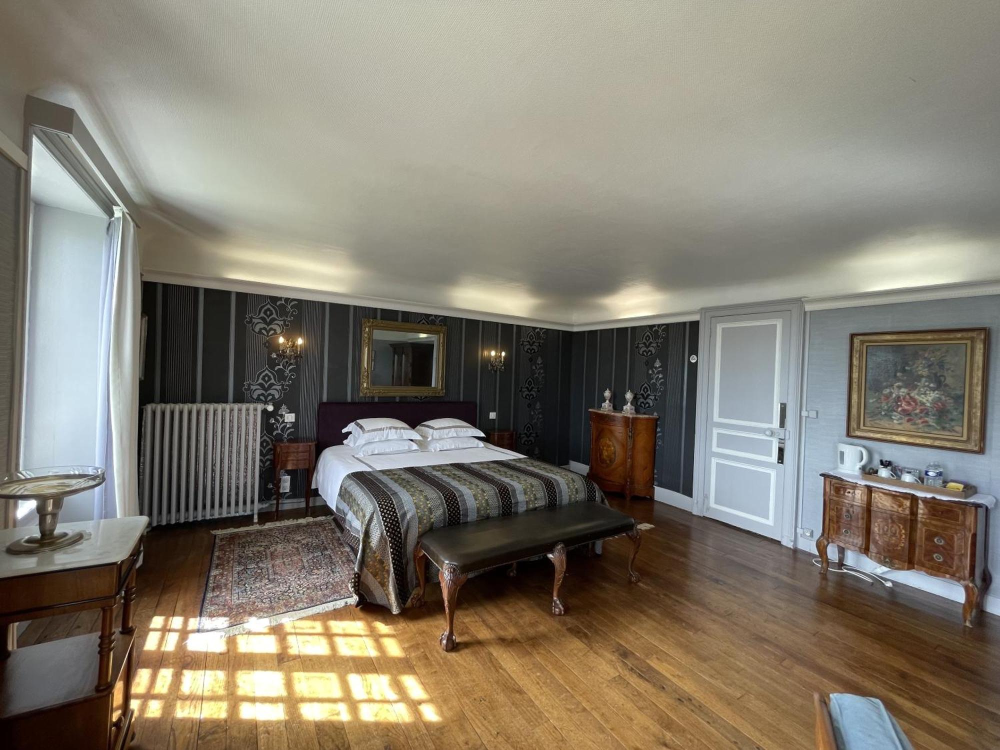 Chateau La Rametiere Bed & Breakfast Plomb Room photo