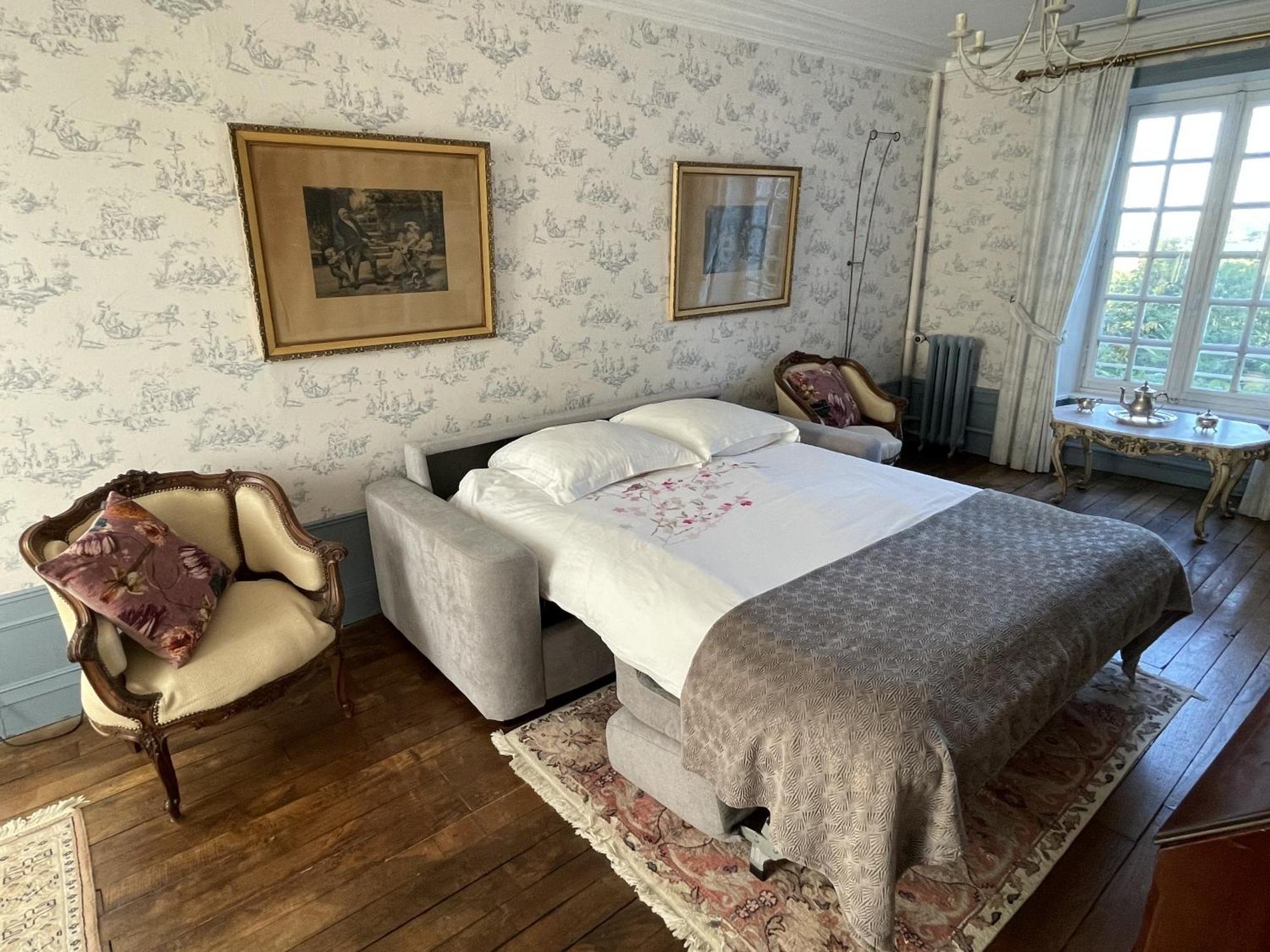 Chateau La Rametiere Bed & Breakfast Plomb Room photo